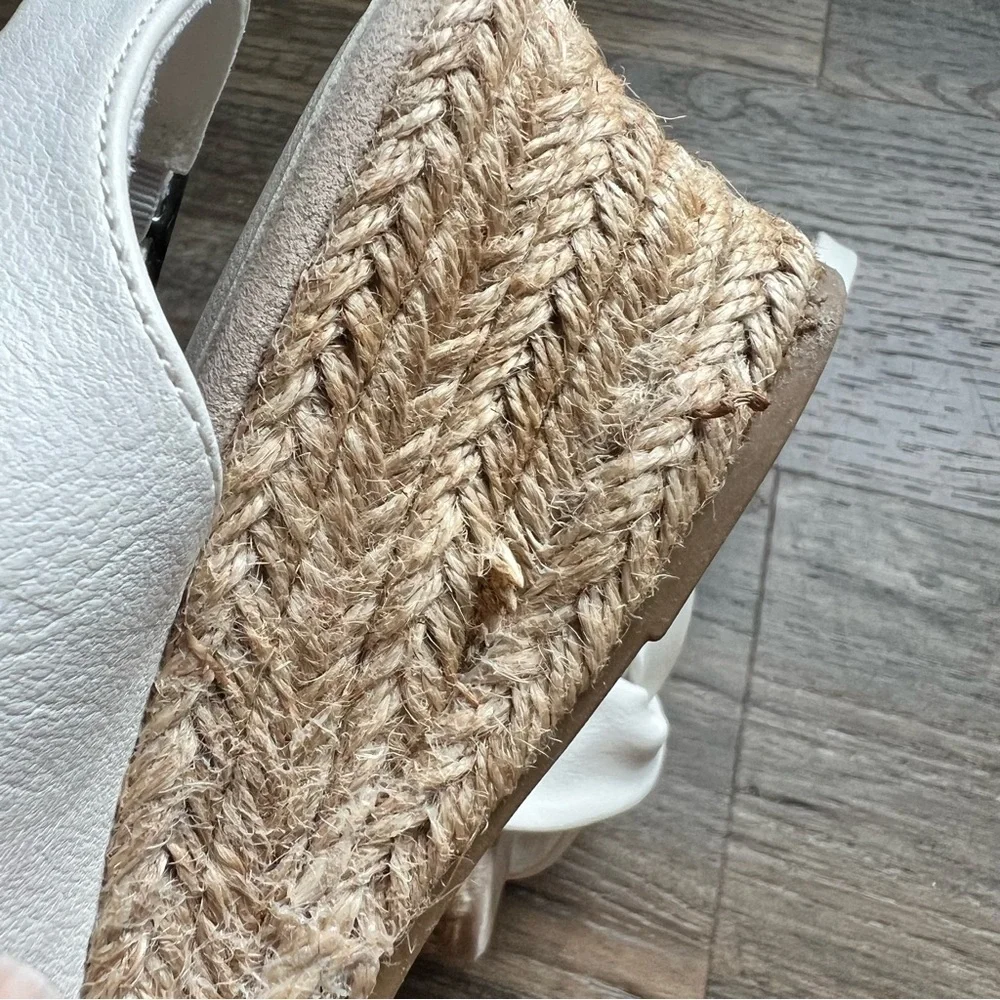 Easy Street Maureen White Faux Leather Open Toe Espadrille Wedge Sandal 8 Wide